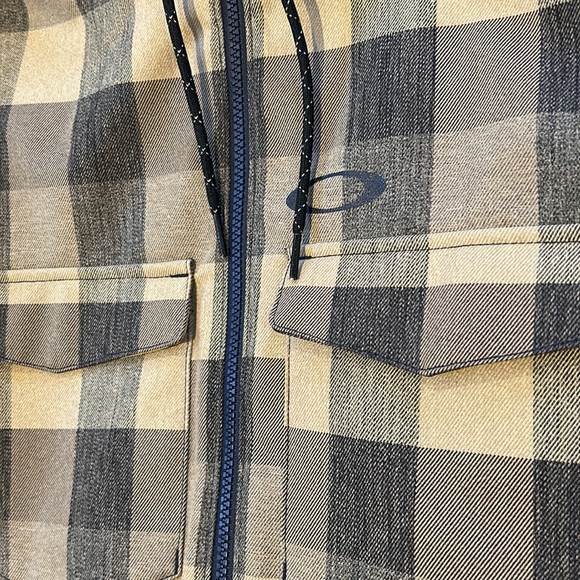 Oakley men’s ski jacket - Picture 5 of 7